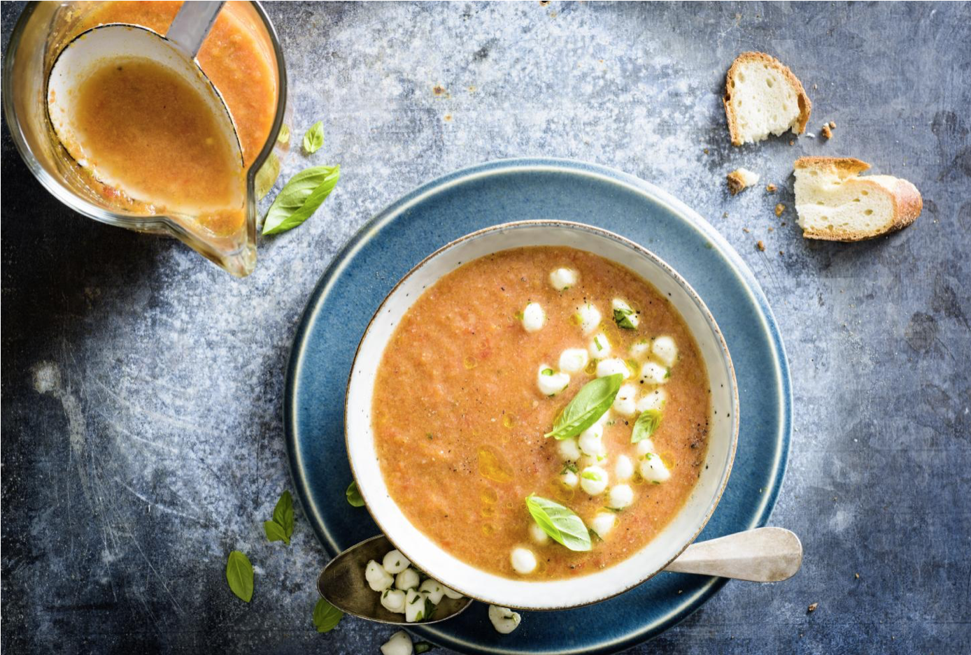 Gaspacho aux perles de Mozzarella