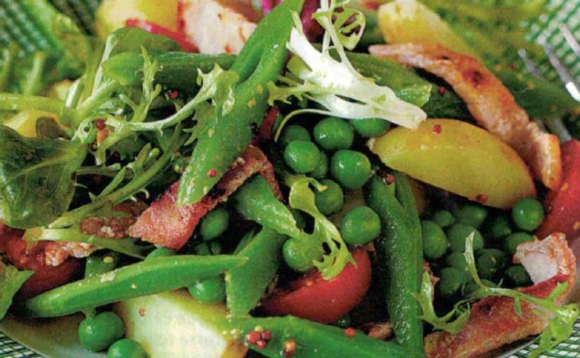 Salade de pommes de terre nouvelles, bacon (lardons) et pois mange-tout (haricots)