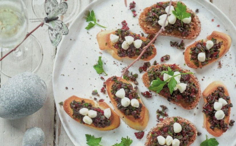 Crostinis aux perles de mozzarella