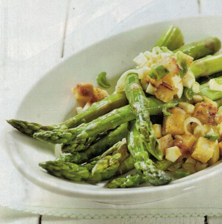 Asperges et vinaigrette à l’oeuf