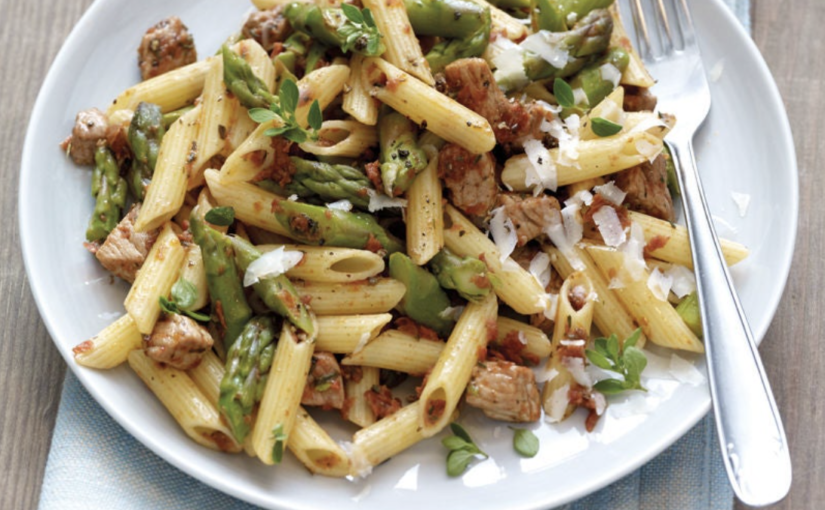 Penne aux asperges et pesto rosso