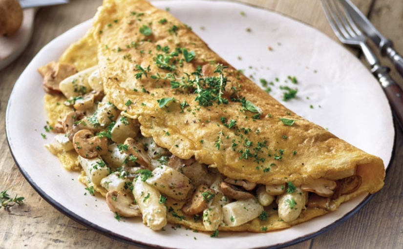 Omelette aux asperges et aux champignons