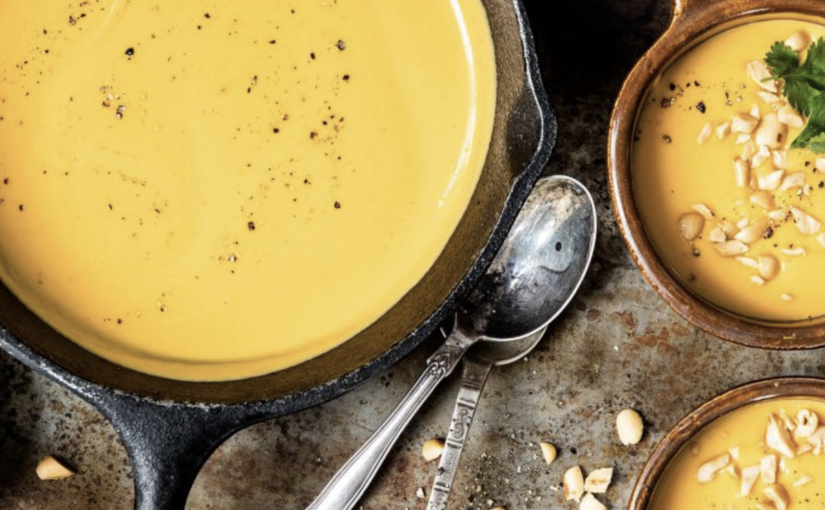 Potage de patate douce et de noix de coco